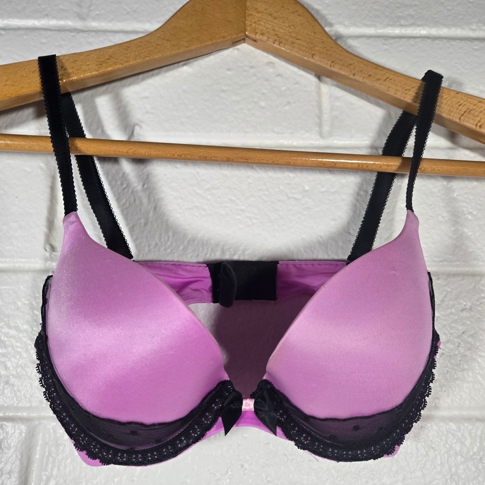 Victorias Secret Very Sexy Push Up Bra Lace Bow 32C Valentines Romantic Intimate